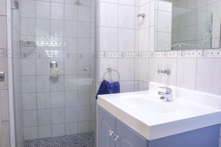 To Let 3 Bedroom Property for Rent in Onrus Western Cape